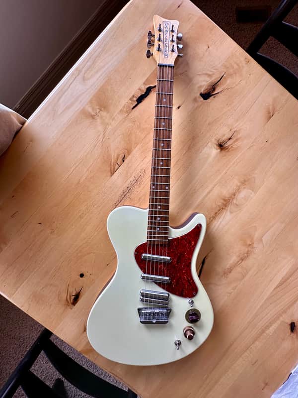 Danelectro Danelectro Mod 6 HSS Made in Korea Rare an in even more rare white 2000ish era 2000ish - White/brown image 1