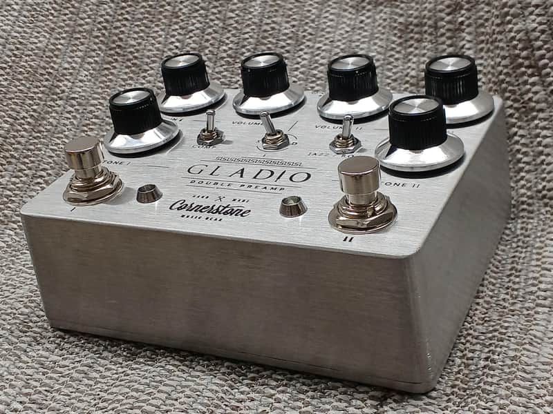 CORNERSTONE Gladio Double Preamp Effects Pedal - Versatile Tone