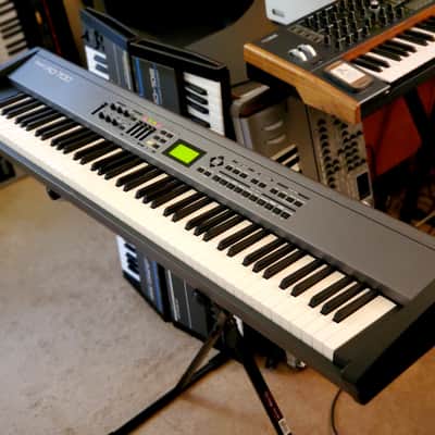 MUST SEE!!! ROLAND RD700 STAGE PIANO FULLY INSPECTED SERVICED AND IN AMAZING CONDITION!