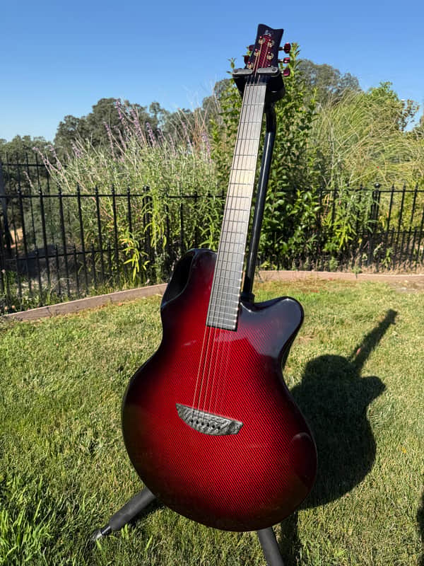 Emerald x30 2020s - sunburst red to black image 1