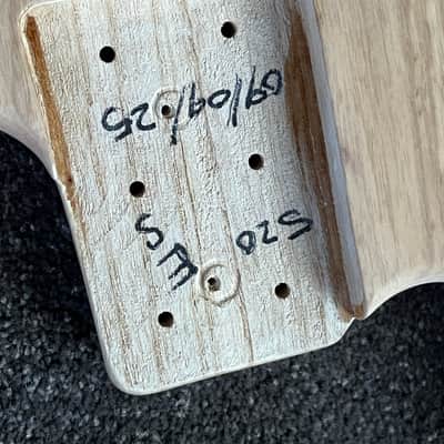 G&L CLF Research L-2500 S750 bass body V USA base coat ash image 3