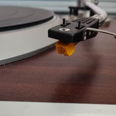 Denon DP 40F turntable In excellent condition, serviced 1980's image 4