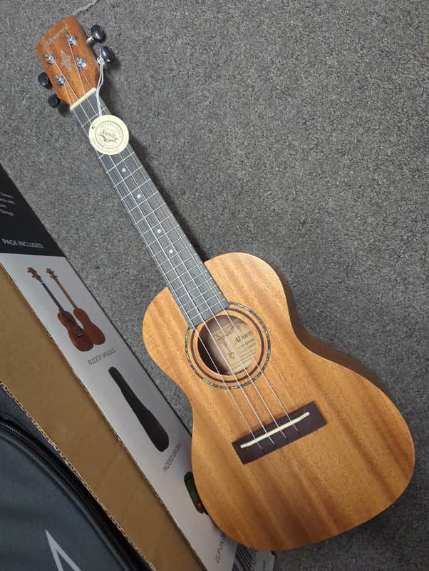 Alvarez RU22CP concert ukulele package 2024 image 1