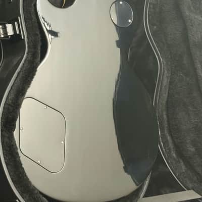 Gibson Adam Jones Signature Les Paul (in mint condition) Standard 2022 - Present - Antique Silverburst. image 20
