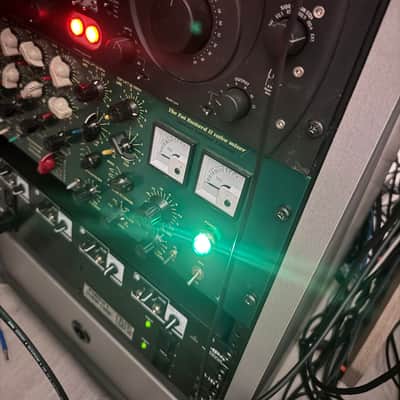 Thermionic Culture - The Fat Bustard MkII Valve Mixer - Special Limited Edition - Green image 3
