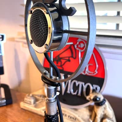 Vintage 1940's Style Astatic D104 Microphone, a fully functional NBC prop...READ image 8