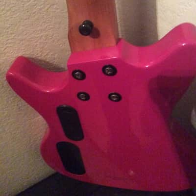 Super rare 1976 Sanrio Hello kitty Pink electric guitar with internal amp,speaker n outputs image 6