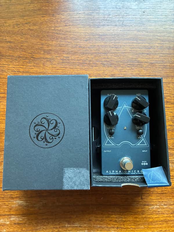 Darkglass Electronics Alpha Omicron Preamp 2018 - Present Blue image 1