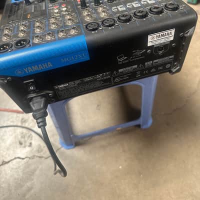 Yamaha MG12XU 12-Channel Analog Mixer 2016 - Present - Black image 3