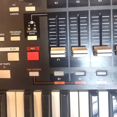 AKAI MPK49 2000-2025 - NOIR -BLANC-ROUGE image 7