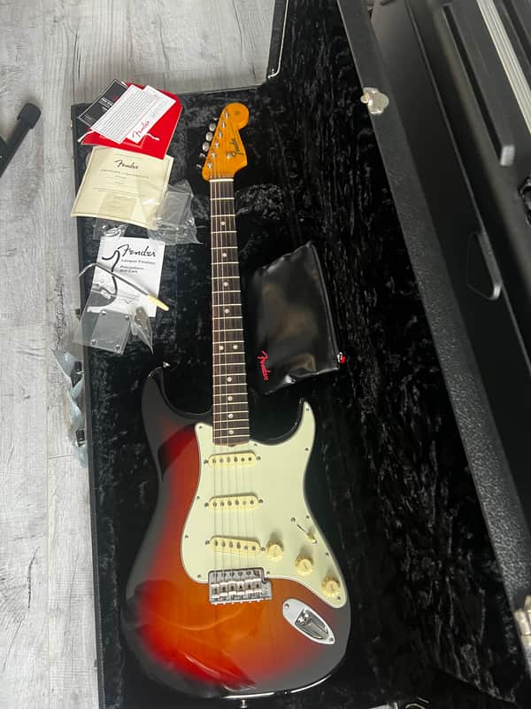 Fender American Original '60s Stratocaster with Rosewood Fretboard - Vintage Tone - 2018 - 2022 - 3-Color Sunburst