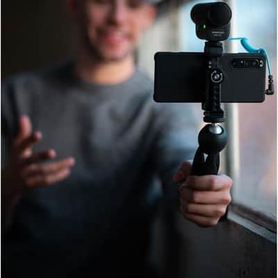 SENNHEISER Professional MKE 400 + Mobile Kit, Directional On-Camera Microphone with Smartphone Clamp & Manfrotto PIXI Mini Tripod, 509257, Auxiliary,Black image 15