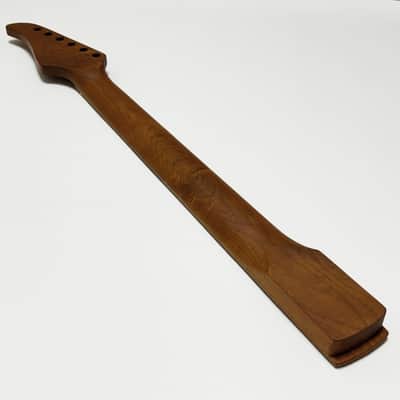 Strat Guitar Neck 22 Frets, 25.5'' Roasted Canada Maple ST Guitar Neck with Radius 9.5'' Fretboard for Stratocaste Guitar Parts Replacement (Roasted Maple) image 4