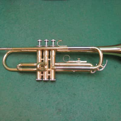 Yamaha YTR232 Trumpet - Reconditioned - Oversized Case & Yamaha 11 MP image 8
