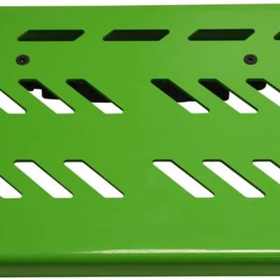 Gator GPB-BAK Aluminum Large Pedalboard, 23.75" x 10.66" w/ Softcase, Screamer Green image 2