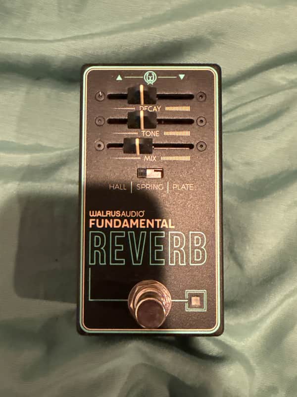 Walrus Audio Fundamental Reverb