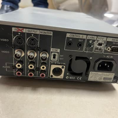 Sony Sony DSR-20P DVCAM 1998-2004 image 2