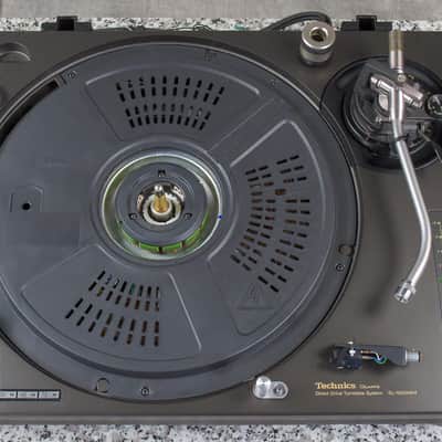 Technics SL-1200MK4 Black direct drive turntable in Very Good Condition image 14