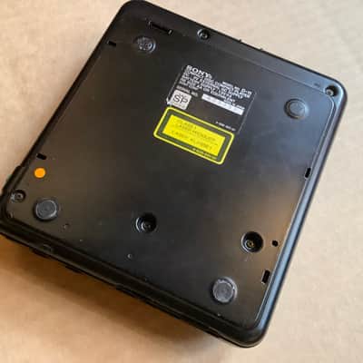 Sony Vintage 90’s Sony DiscMan D-11 Portable CD Player D 11 SONY made in Japan Class 1 image 8