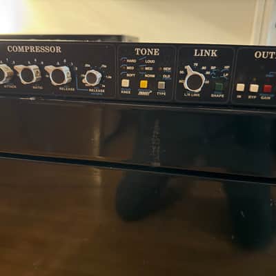 API 2500 Stereo Bus Compressor 2020 - Present - Black image 1