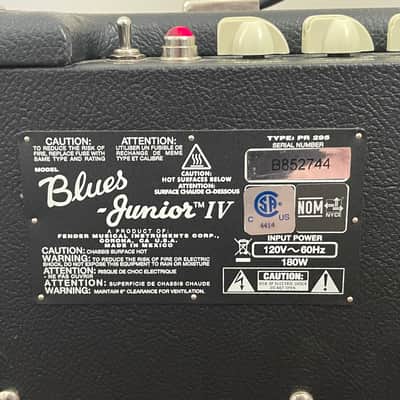 Fender Blues Junior IV (w/ Footswitch) 15-Watt 1x12" Guitar Combo 2018 - Present - Black image 3