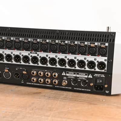 Soundcraft Si Performer 3 Digital Audio Mixer with DMX Control CG01W2A image 9