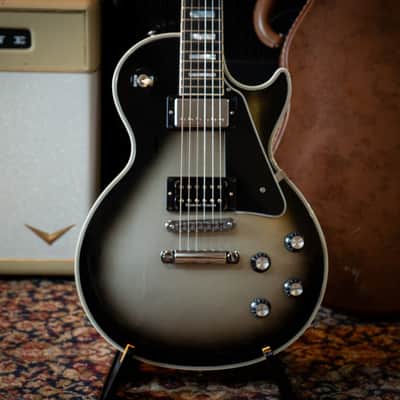 Gibson Custom Shop Les Paul Custom – 2011 – Silverburst – Near Mint Condition – w/ Original Hardcase, COA & Case Candy image 1