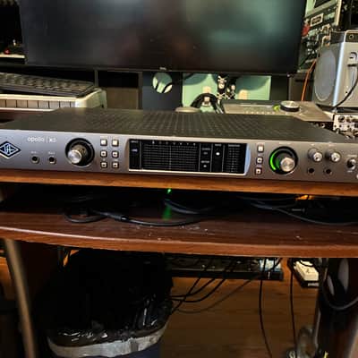 Universal Audio Apollo x6 Thunderbolt 3 Audio Interface 2018 - Present - Black image 2