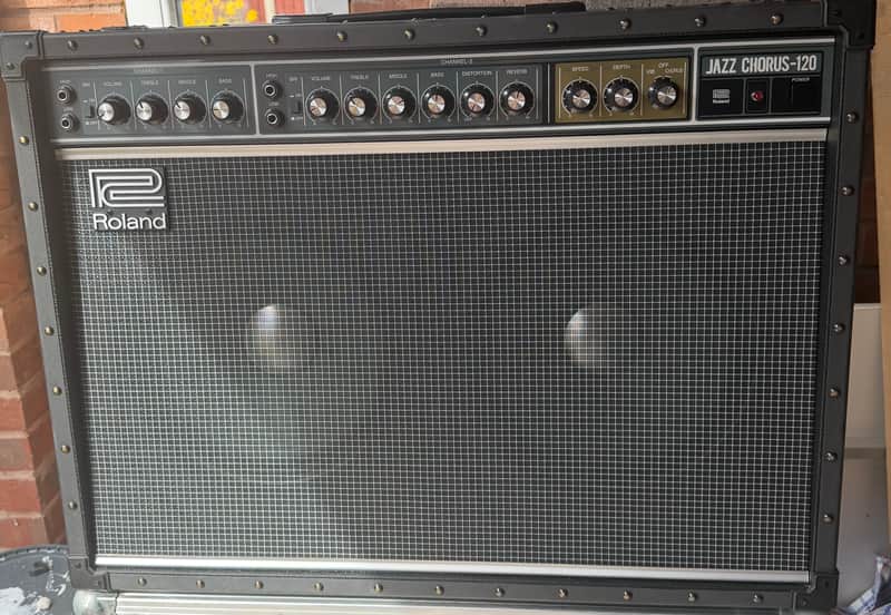 Roland JC-120 Jazz Chorus 2-Channel 120-Watt 2x12" Guitar Combo