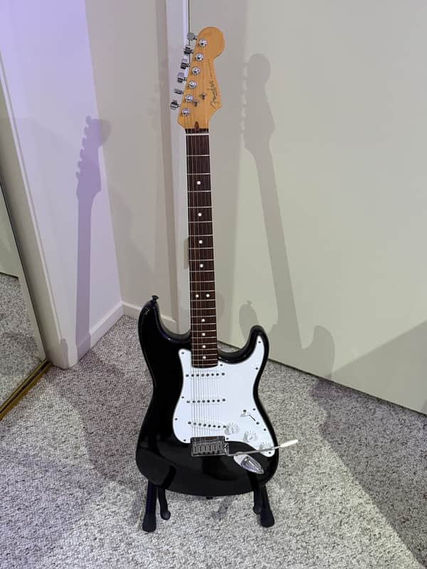 Fender American Standard Stratocaster - Bare Knuckle Apache Pickups - Rosewood Fretboard - 1999 - Black