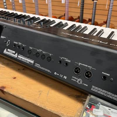 Roland RD-700SX 88-Weighted Key Digital Stage Piano image 9