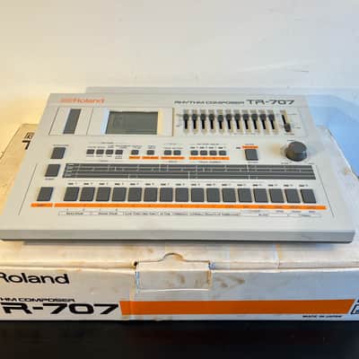Roland TR-707 + Soundgas 727, 808, 909 Mod - Pro-Serviced - Excellent !