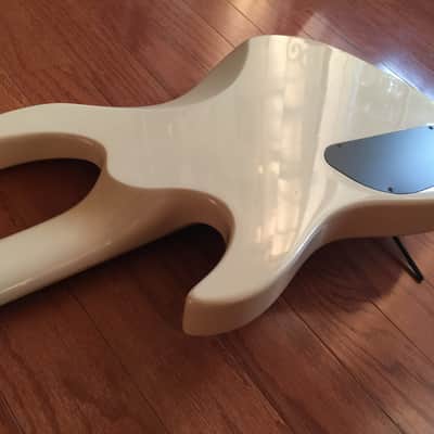 Samick Strat Neck Thru 80's Pearlescent Cream image 8