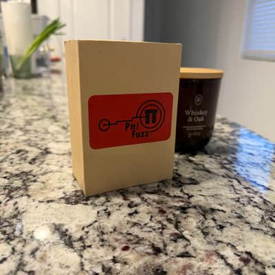 Twinote Pi Fuzz Guitar Effects Pedal – Red Finish w/ Original Box image 2
