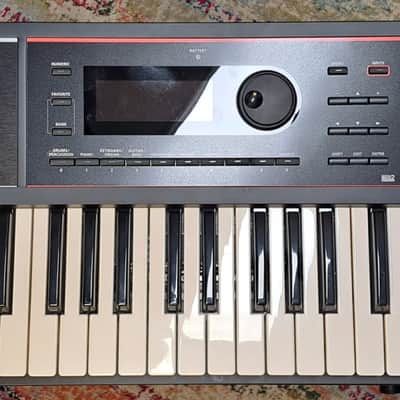 ROLAND JUNO-DS DS61 61-KEY SYNTHESIZER W/POWER (USED)