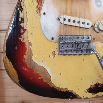 Buttarini Guitars S-50s Heavy Relic - Vintage White over 3T Sunburst image 13