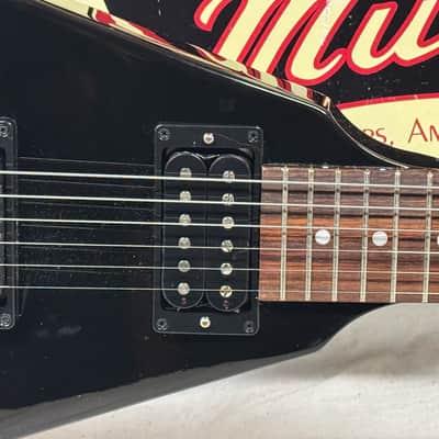 Gibson DSVE00EBCH1 '80s 1980s Flying V Guitar with Case 2023 - Ebony / Black image 4