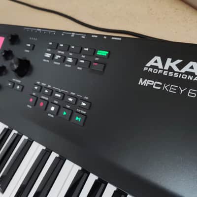 Akai Mpc Key 61 Standalone Synthesizer - Workstation image 2