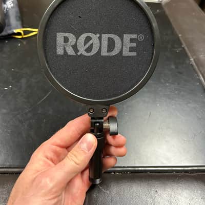 RODE NT-1 KIT with Shockmount and Pop Filter 2010s - Black image 5