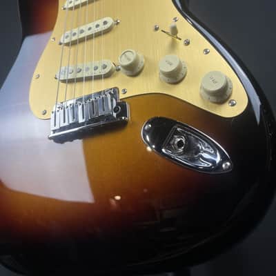 Fender American Ultra II Stratocaster 2025 - 3 Tone Sunburst image 6