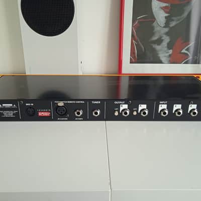 Radial JX42 V2 Instrument and Amplifier Switcher 2021 - Yellow image 2