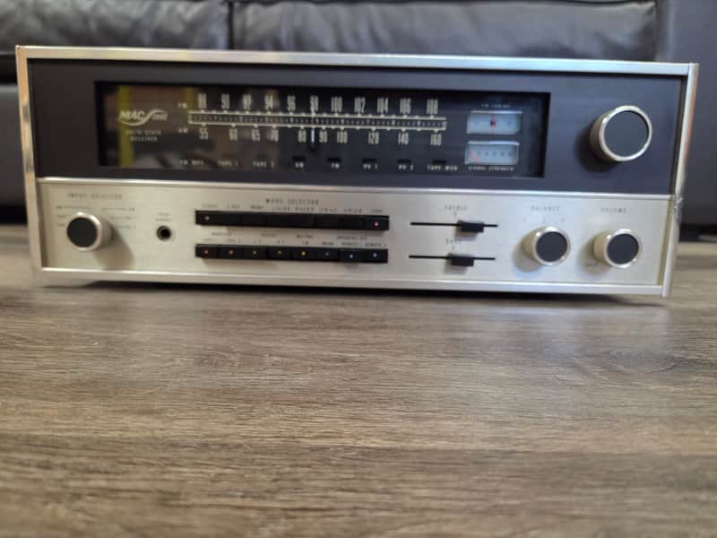 McIntosh MAC 1900 55-Watt Stereo Solid State Receiver 1973 - 1979 - Silver image 1