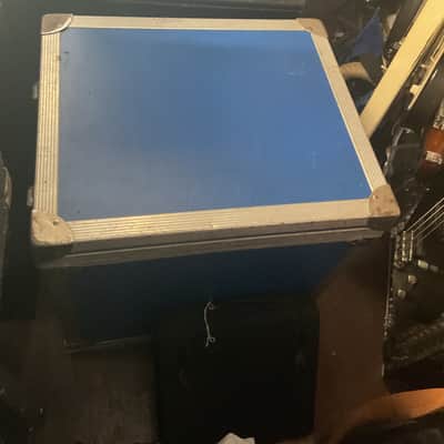 Road Ready 8 Mount Rack Case - Blue image 1