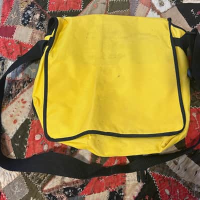 Alembic branded messenger bag 90’s - Yeller image 3
