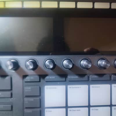 Native Instruments Maschine Plus 2021 - Present - Black image 4