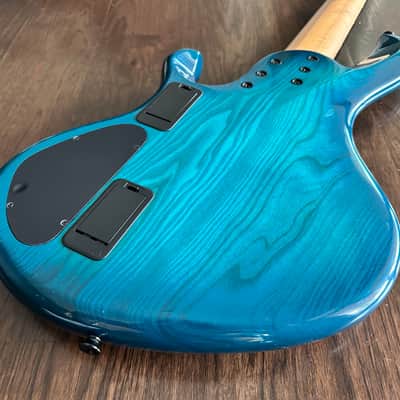 Maruszczyk Frog Omega 5A Fretless 2023 - Transparent 2 Tone Turquoise Blue image 7