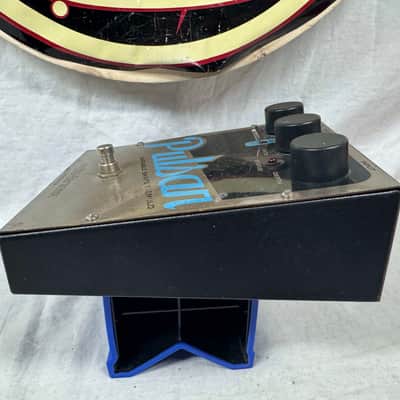 Electro-Harmonix Pulsar Variable Shape Tremolo Pedal - EC-3850 ec3850 image 4