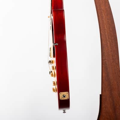Gibson Les Paul Tribute Satin, Satin Cherry Sunburst | Demo image 6