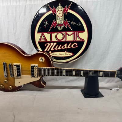 Gibson Les Paul Classic T Guitar with Case 2017 image 2