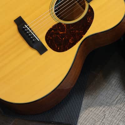2014 Martin 000-18E Retro Acoustic Guitar Natural + OHSC image 7